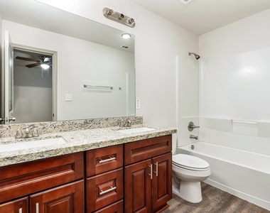 918 Shady Lane - Photo Thumbnail 13