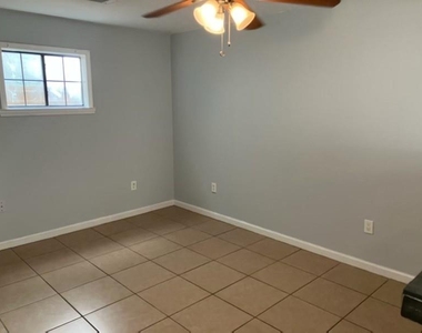 543 W 27th Street - Photo Thumbnail 7