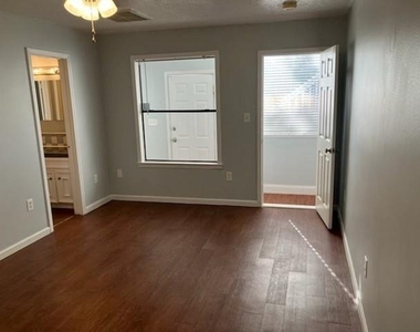 543 W 27th Street - Photo Thumbnail 8