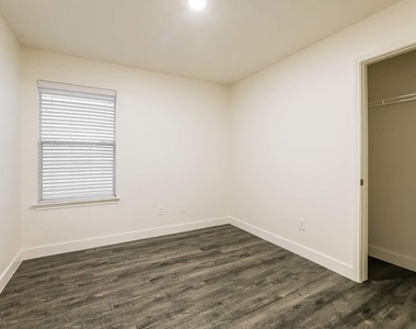 16102 Majestic Glen Lane - Photo Thumbnail 11