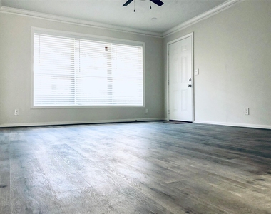 2531 Watts Street - Photo Thumbnail 4