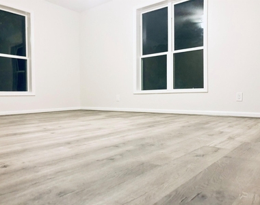 2531 Watts Street - Photo Thumbnail 8