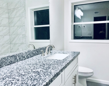 2531 Watts Street - Photo Thumbnail 6