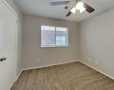 1327 Coppercrest Drive - Photo Thumbnail 10