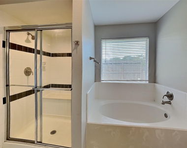 1327 Coppercrest Drive - Photo Thumbnail 9