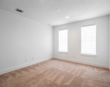 9806 Blissful Prairie Lane - Photo Thumbnail 23