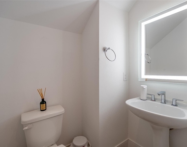 9806 Blissful Prairie Lane - Photo Thumbnail 12