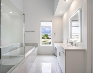 9806 Blissful Prairie Lane - Photo Thumbnail 18