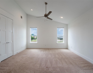9806 Blissful Prairie Lane - Photo Thumbnail 16