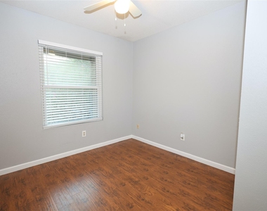 720 Memorial Mews Street - Photo Thumbnail 10