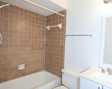 720 Memorial Mews Street - Photo Thumbnail 12