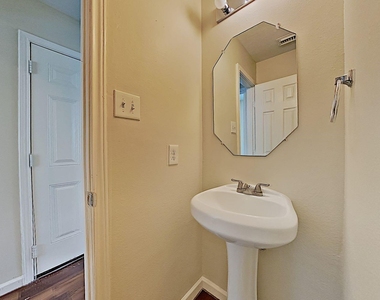 8542 Doskocil Drive - Photo Thumbnail 10