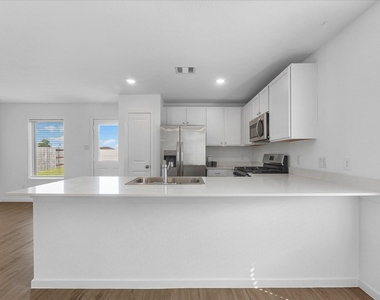 2106 Hyde Acres Street - Photo Thumbnail 4