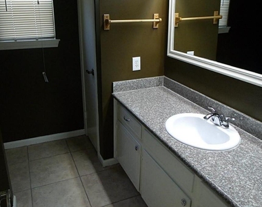 3515 Hidden Pines Drive - Photo Thumbnail 4