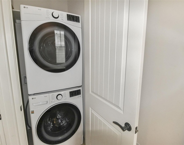 2431 Charleston Street - Photo Thumbnail 14