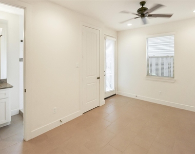 2431 Charleston Street - Photo Thumbnail 15