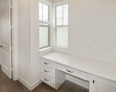 2431 Charleston Street - Photo Thumbnail 8