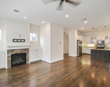 2431 Charleston Street - Photo Thumbnail 2