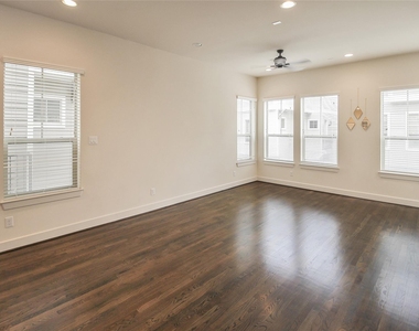 2431 Charleston Street - Photo Thumbnail 6