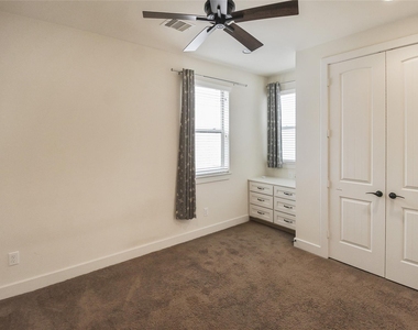 2431 Charleston Street - Photo Thumbnail 12