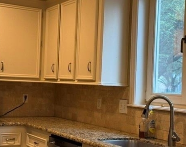 907 Goldfinch Avenue - Photo Thumbnail 4