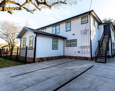 102 Marsden St - Photo Thumbnail 4