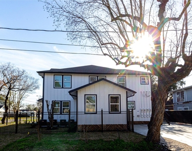 102 Marsden St - Photo Thumbnail 3