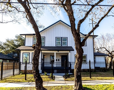 102 Marsden St - Photo Thumbnail 2