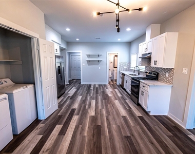 102 Marsden St - Photo Thumbnail 8
