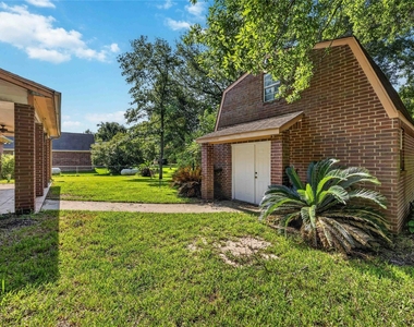 22962 Volga Drive - Photo Thumbnail 28