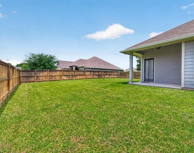 305 Brocks Court - Photo Thumbnail 30