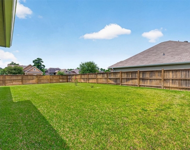 305 Brocks Court - Photo Thumbnail 33