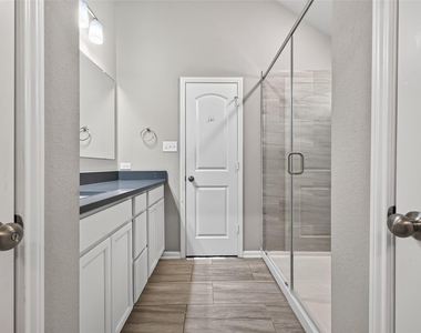 305 Brocks Court - Photo Thumbnail 25