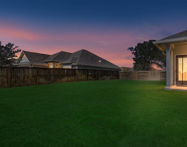 305 Brocks Court - Photo Thumbnail 34