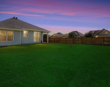 305 Brocks Court - Photo Thumbnail 32