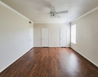 2255 Braeswood Park - Photo Thumbnail 25