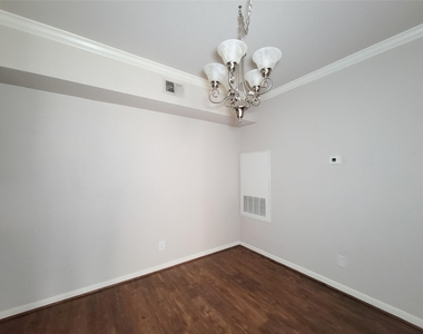 2255 Braeswood Park - Photo Thumbnail 12