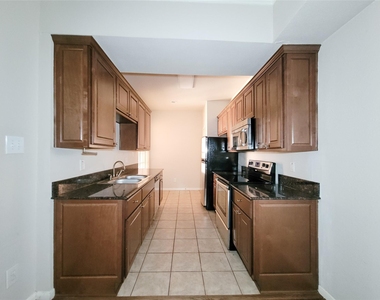 2255 Braeswood Park - Photo Thumbnail 14