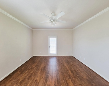 2255 Braeswood Park - Photo Thumbnail 24