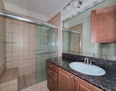 2255 Braeswood Park - Photo Thumbnail 27