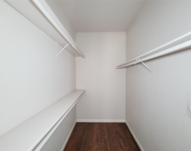 2255 Braeswood Park - Photo Thumbnail 26