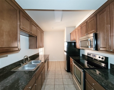 2255 Braeswood Park - Photo Thumbnail 15