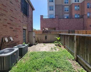 2255 Braeswood Park - Photo Thumbnail 34
