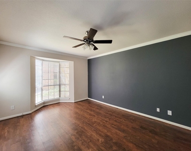 2255 Braeswood Park - Photo Thumbnail 7