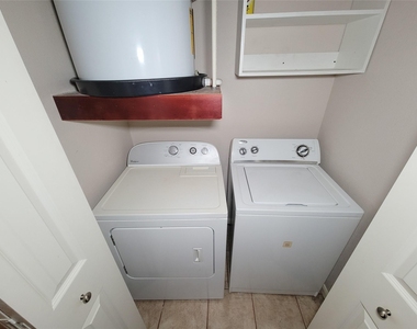 2255 Braeswood Park - Photo Thumbnail 11