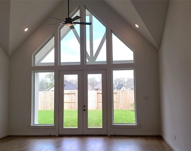 10611 Hidden Rock Drive - Photo Thumbnail 5