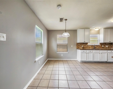 14007 Marners Court - Photo Thumbnail 5