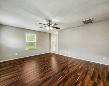 14007 Marners Court - Photo Thumbnail 3