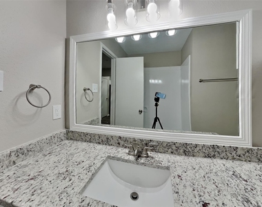 2222 Friarwood Trail - Photo Thumbnail 15