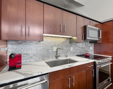 3311 Yupon Street - Photo Thumbnail 8